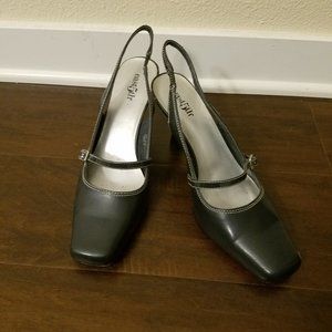 Adorable navy slingbacks (never worn!)